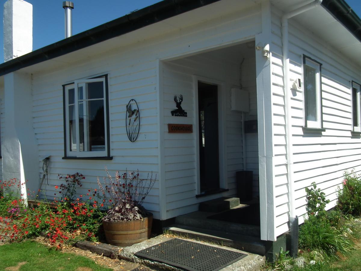 Mountains Edge Cabins Monowai 외부 사진
